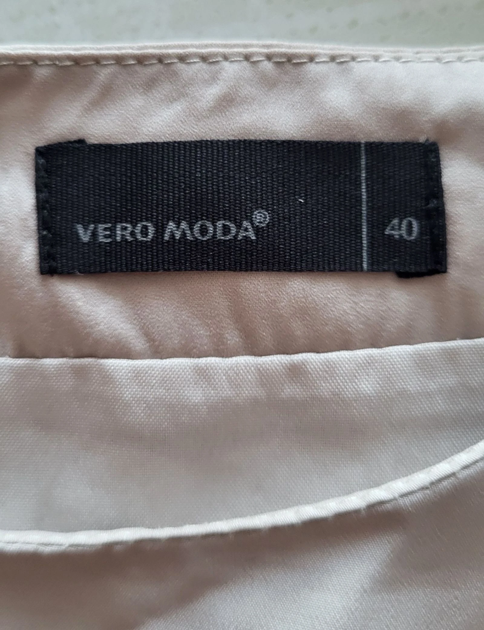 Vero Moda Vestido TFr40/TL-Bege/Ecru- Costas Fantasia & Tecido sedoso em TBE – photo 6